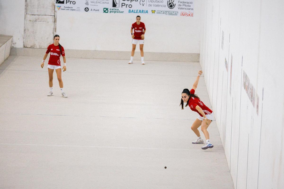 Natalia de raspall al trinquet de Castelló.