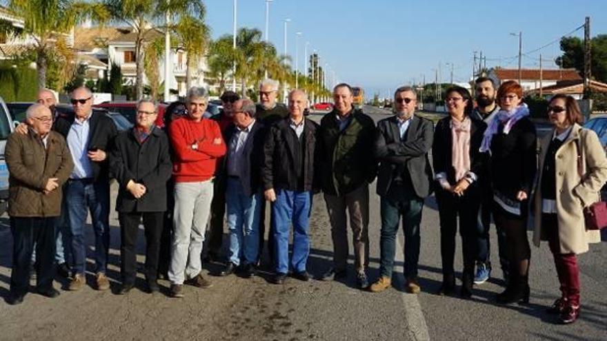 Baldoví junto a los participantes en la visita.