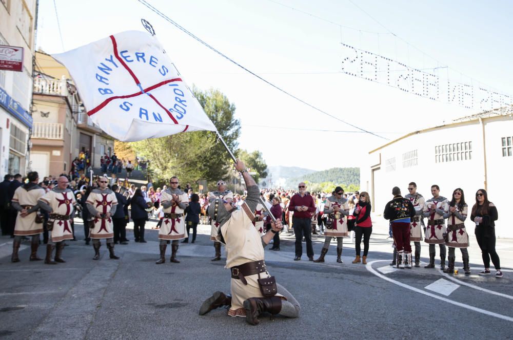 Dos espectaculares y ruidosas batallas transportan a Alcoy al lejano año de 1276