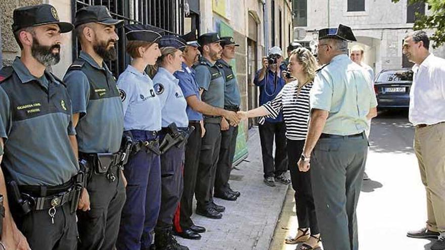 Presentación, en la jornada de ayer, de los agentes.