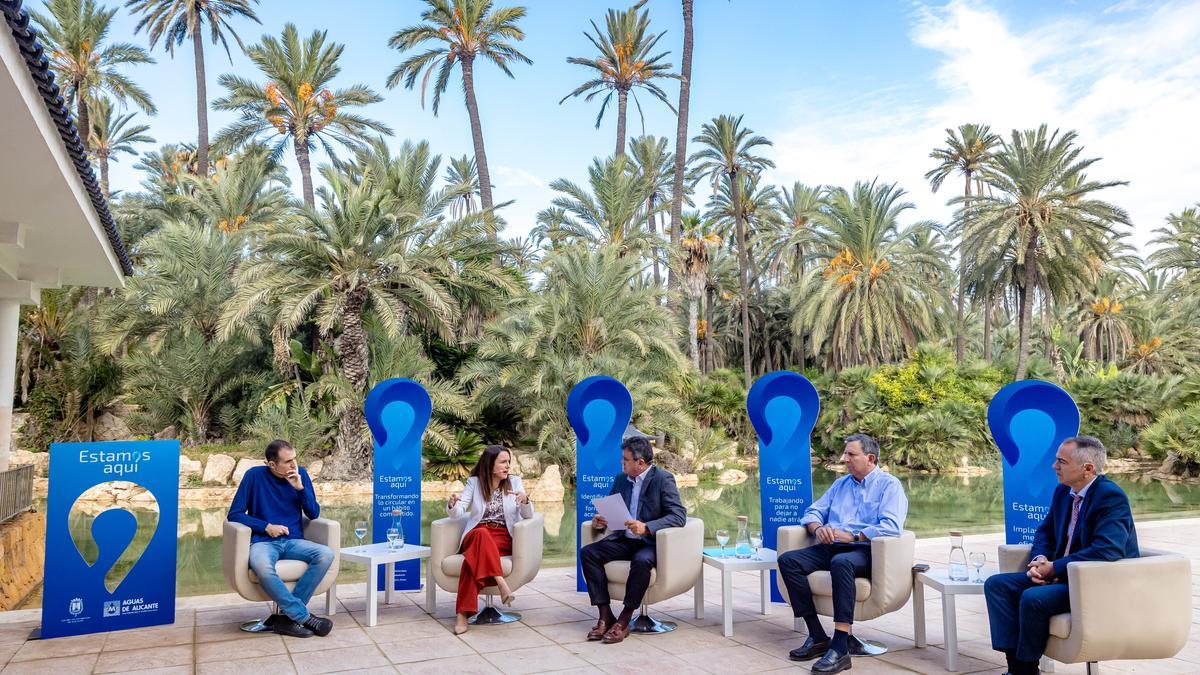 El foro reunió a cuatro expertos en ecología, sostenibilidad y medio ambiente.