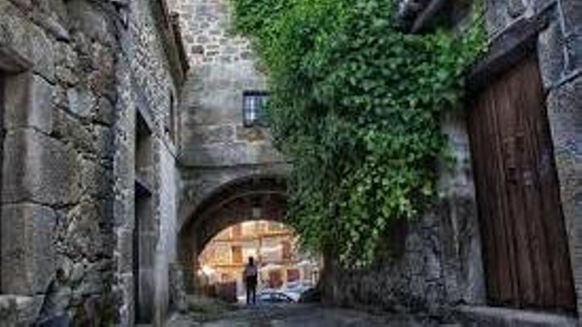 La perla de Sanabria que desafía el tiempo entre piedra, pizarra y tradiciones vivas.