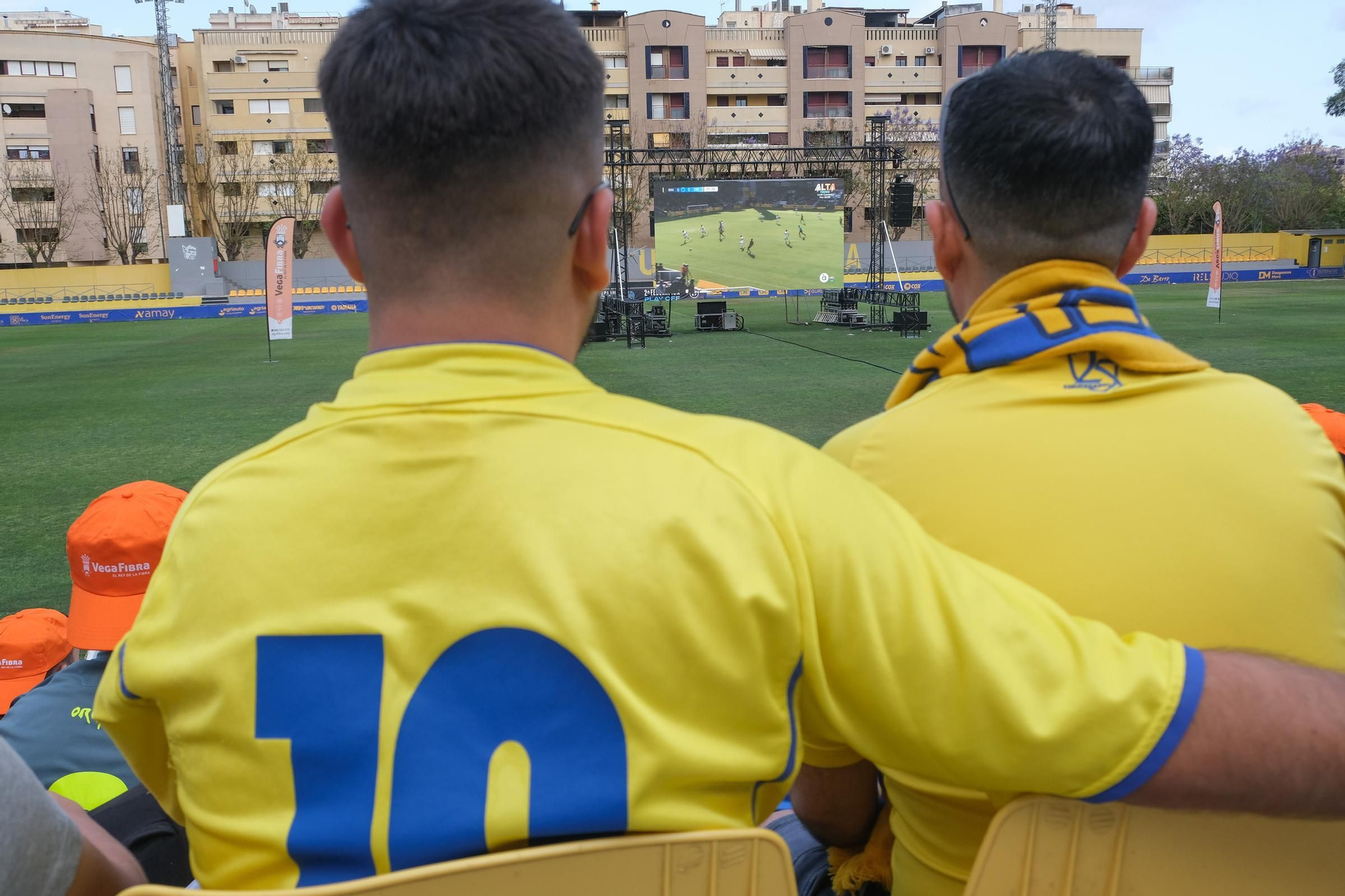 Así se ha vivido el Barakaldo - Orihuela en el estadio de Los Arcos