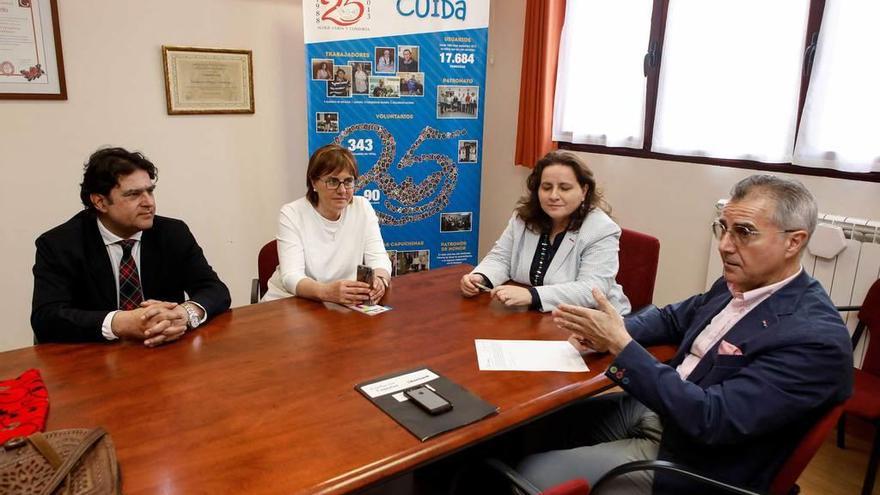 Por la izquierda, Lorenzo Mariñas, Pilar Varela, Cristina Avella y Carlos Siñeriz.