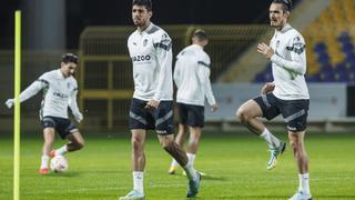 Cavani se sincera sobre su futuro en Mestalla antes de la Supercopa: "Llegado el momento, veremos"