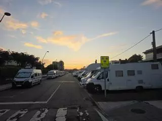 Castrillón toma medidas ante el colapso de caravanas en Salinas