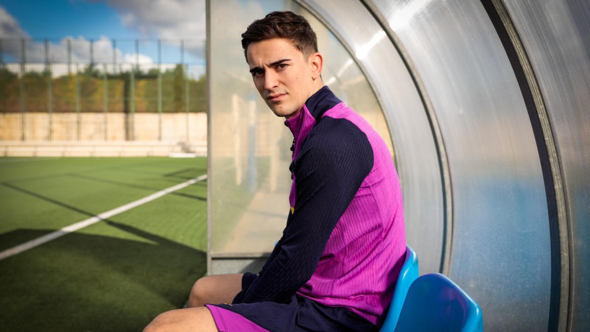 Gavi posó para SPORT en la Ciudad Deportiva