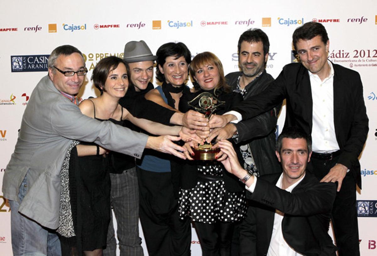El equipo de dirección de la serie ’Cuéntame cómo pasó’, tras recibir el premio a la Mejor Dirección.