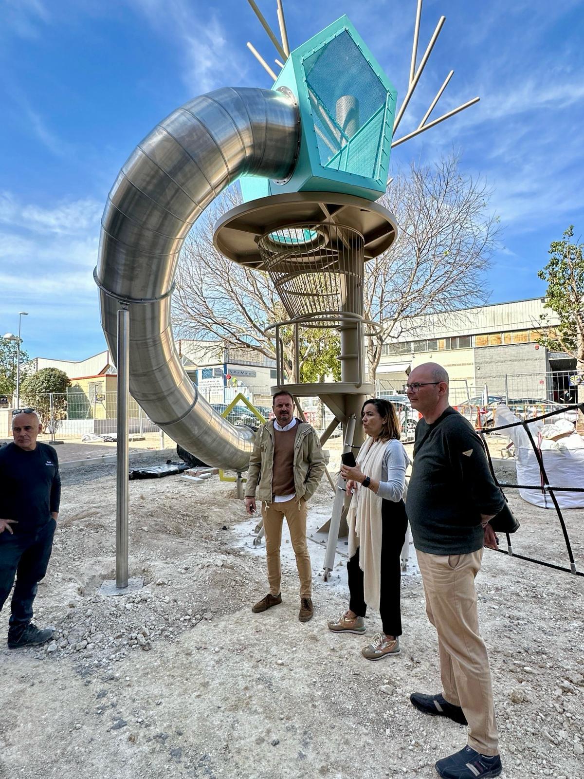 El alcalde Zaragozà durante su visita