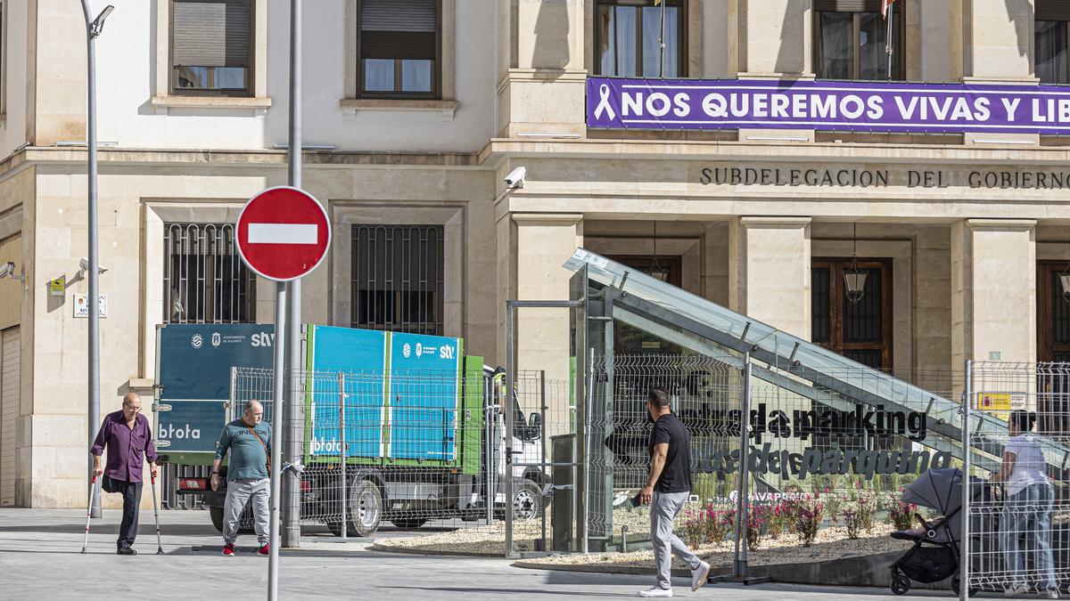 La fachada de la Subdelegación del Gobierno en Alicante, este martes.