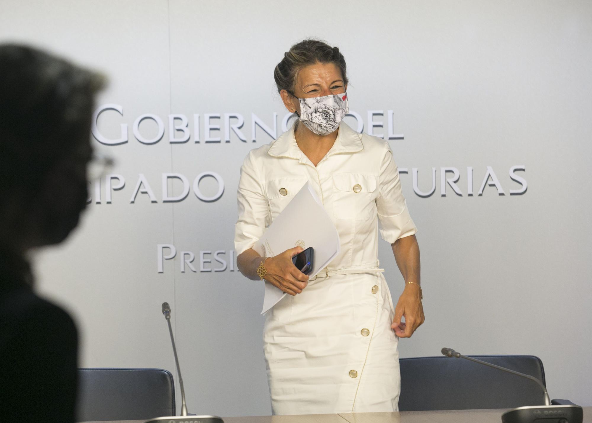 La vicepresidenta segunda y ministra de Trabajo y Economía Social, Yolanda Díaz, a su llegada a una rueda de prensa en la sede del Principado en Oviedo
