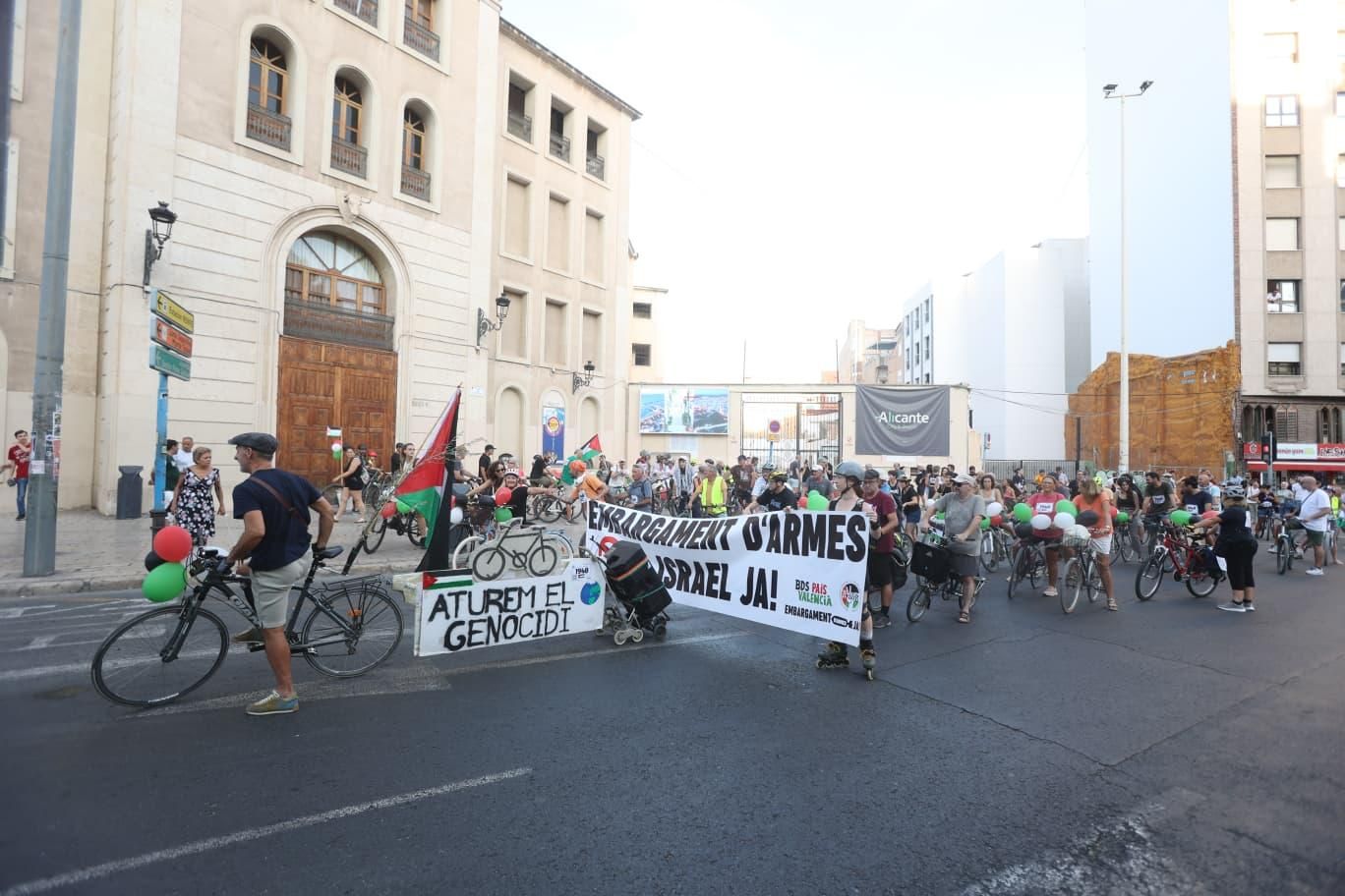 La revuelta ciclista en Alicante por Palestina, en imágenes