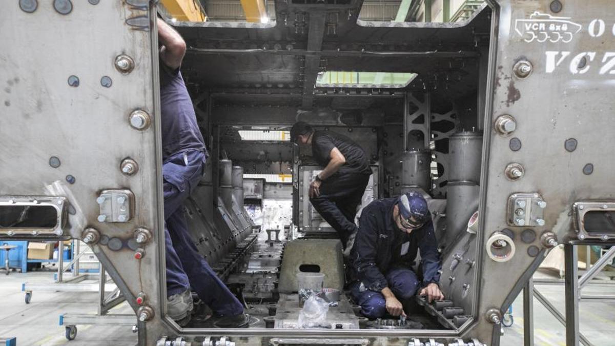 La fabricante de vehículos militares Santa Bárbara planea expandirse en Catalunya, Aragón y País Vasco