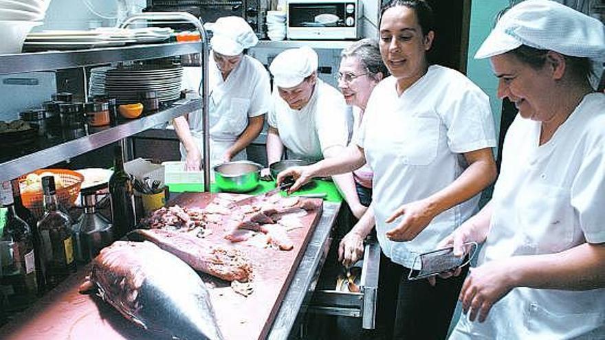 Luanco calienta  los fogones para  su Festival del bonito