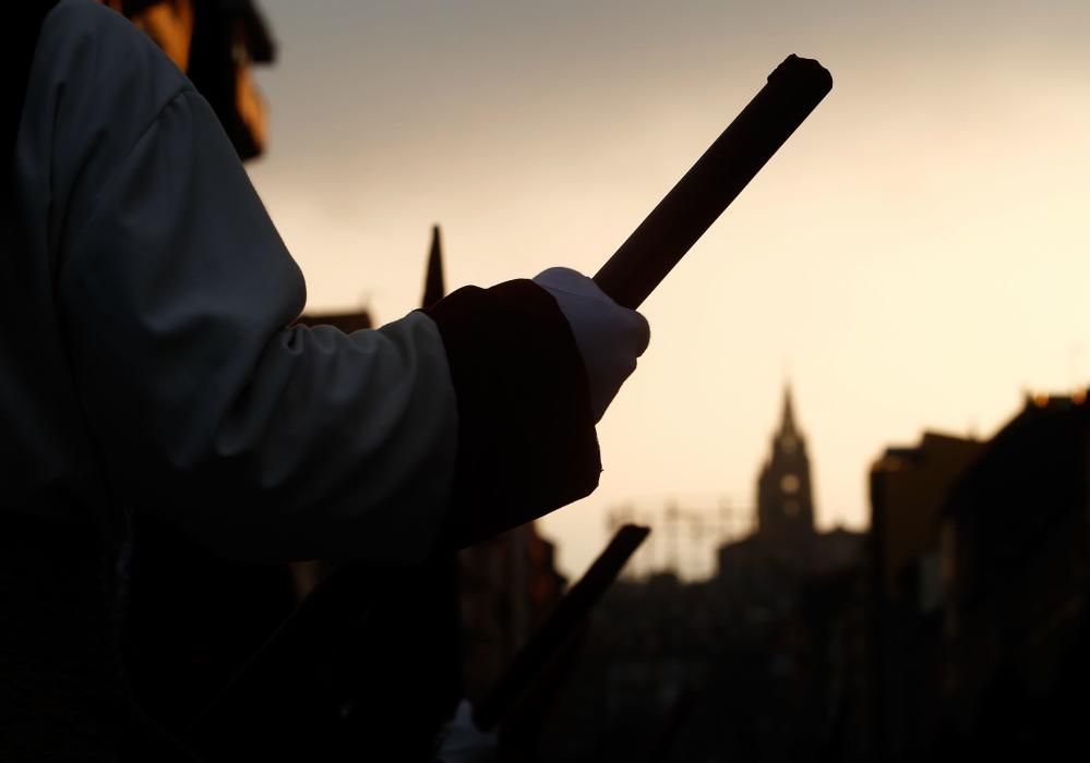 Procesión de la Hermandad de los Estudiantes de Oviedo