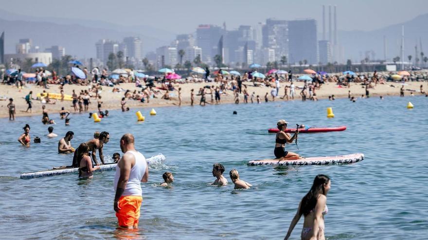 Temps a Catalunya demà divendres 28 d’agost: l’alerta per calor nocturna precedeix un dia més assolellat i amb les temperatures màximes a la baixa
