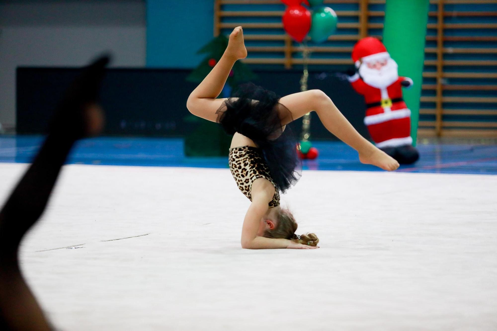 Mira aquí las imágenes de la gala de Navidad de gimnasia rítmica en Ibiza