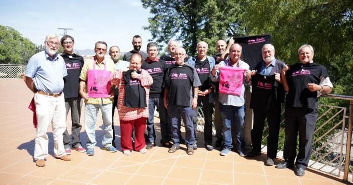 El colectivo de pacifistas e insumisos históricos que se ha reunido este fin de semana en Llíria.