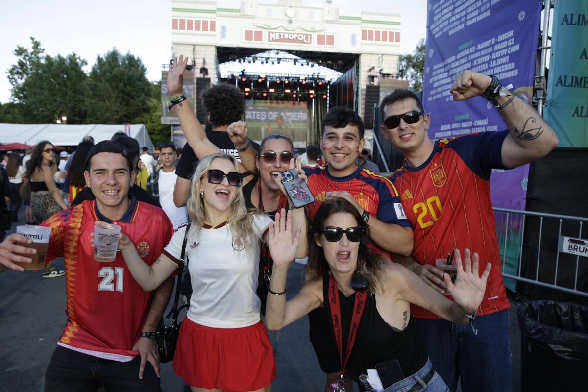 EN IMÁGENES: Metrópoli vibra con el primer paso de España hacia el Mundial
