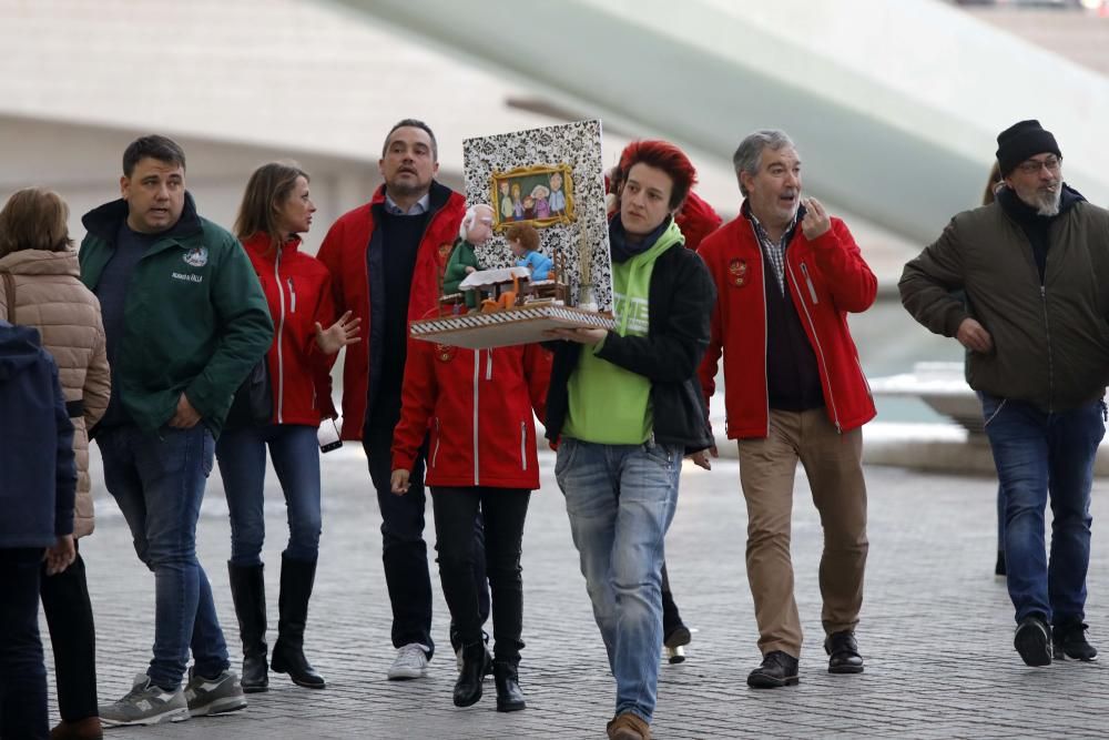 Primera jornada de entrega de ninots de las Fallas 2020