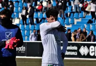 Un Córdoba CF sin pegada ni juego alarga su crisis en Salamanca