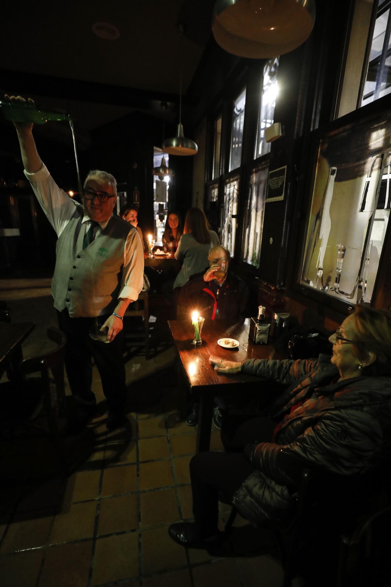 La hostelería de Oviedo se apaga contra la carestía de la energía