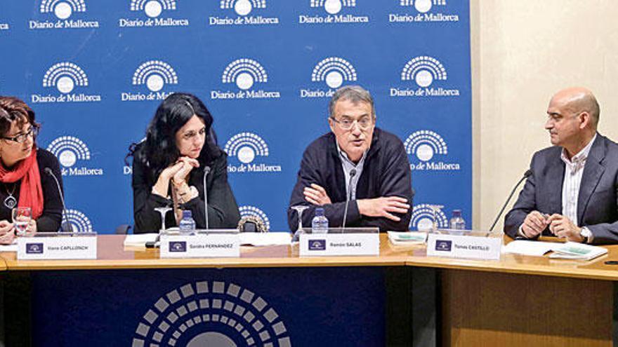 Iliana Capllonch, la consellera Sandra Fernández, Ramón Salas y Tomás Castillo, ayer, en el Club Diario de Mallorca.