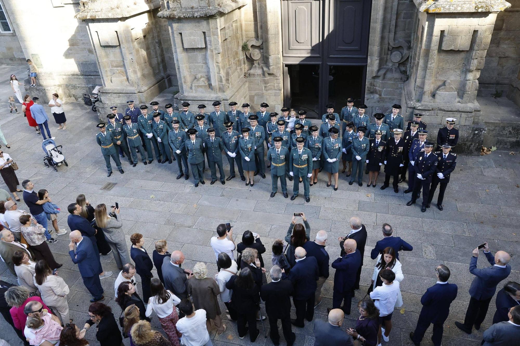 Imágenes del homenaje de la Guardia Civil a la Virgen del Pilar en el convento de San Francisco