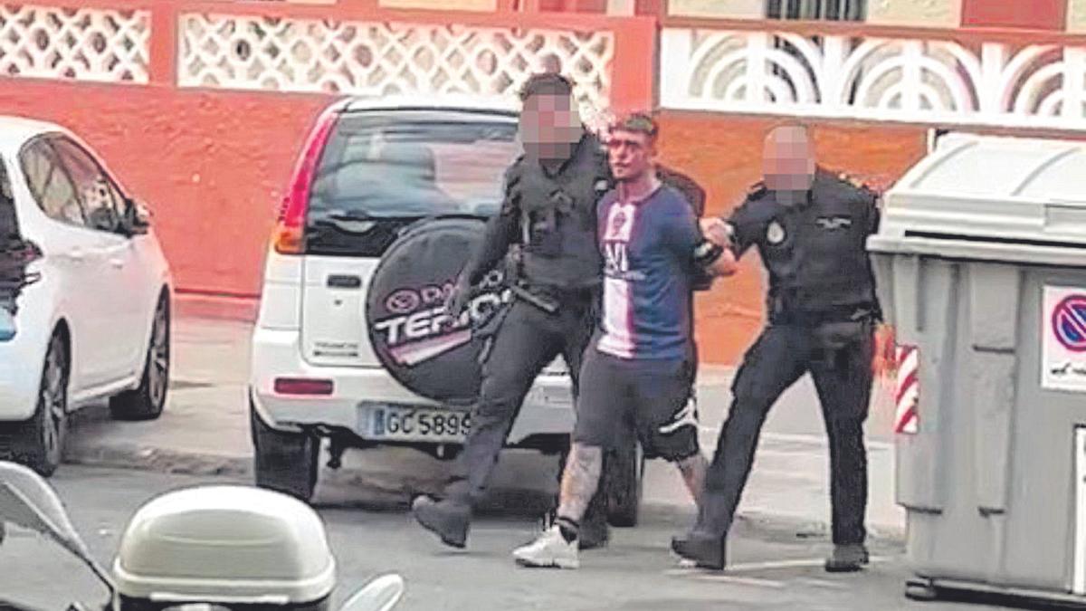 Cuatro detenidos al huir de la Policía y arrollar a un hombre en Las Palmas