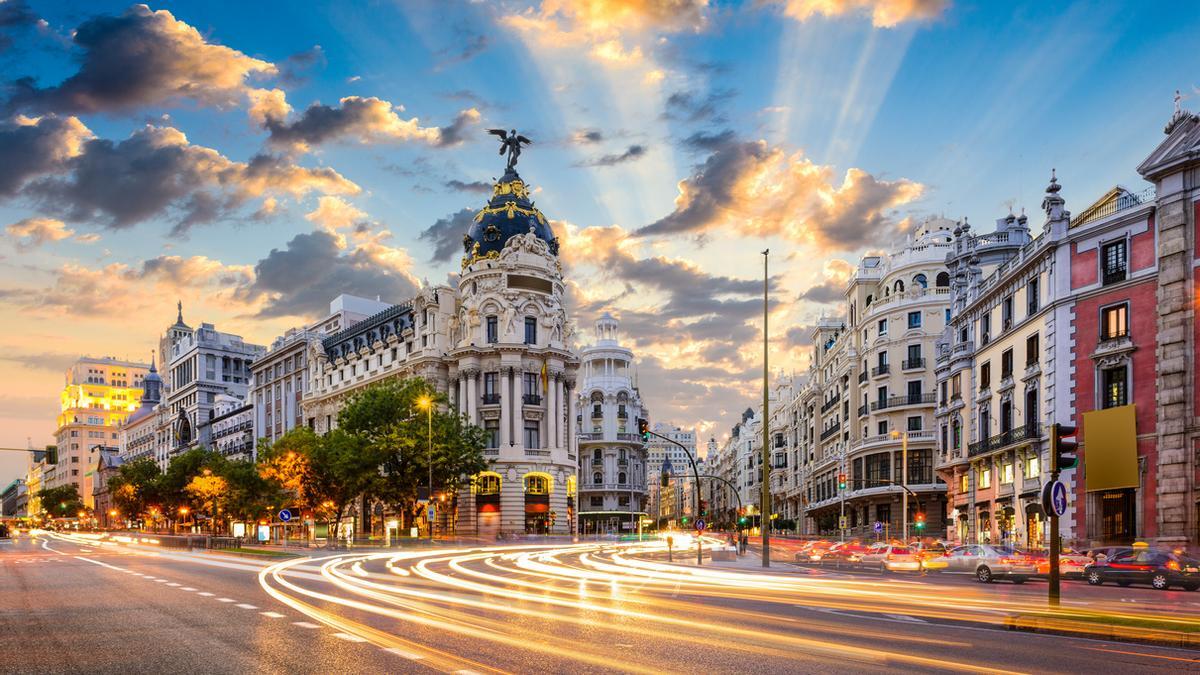 Viaja a Madrid a través de dos libros, una peli, una serie y un puñado de canciones