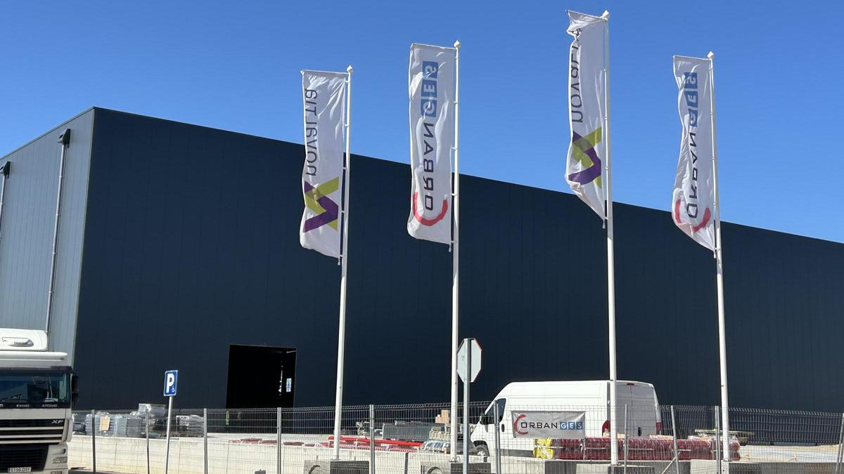 Primer almacen Passivhaus Plus del mundo, construido por Corban GES en Zaragoza,