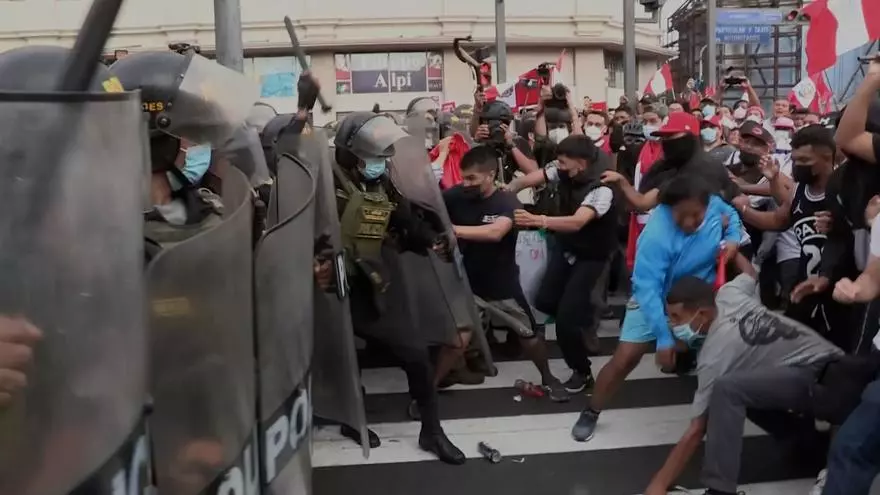 Protestas en Perú por el alto coste de la vida acaba con represealias del gobierno