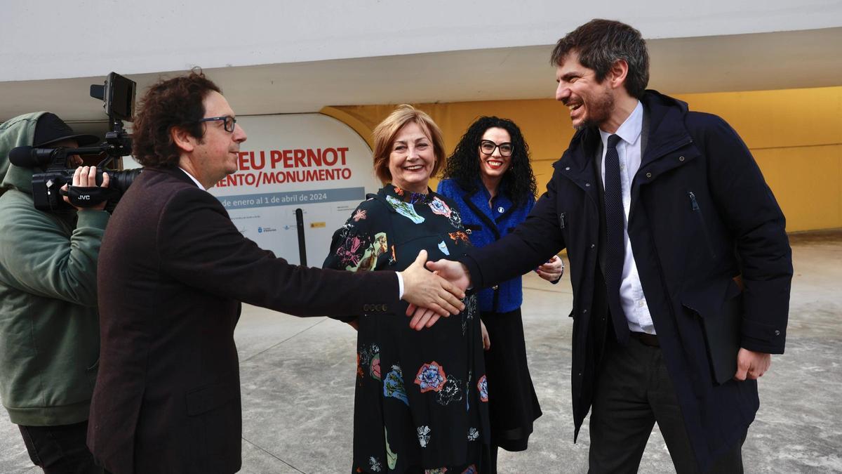 EN IMÁGENES: Así fue la visita del ministro de Cultura, Ernest Urtasun, a Avilés