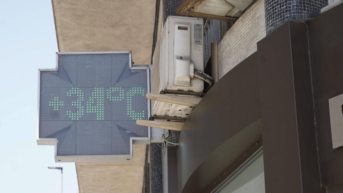Termòmetre d'una farmàcia de Manresa