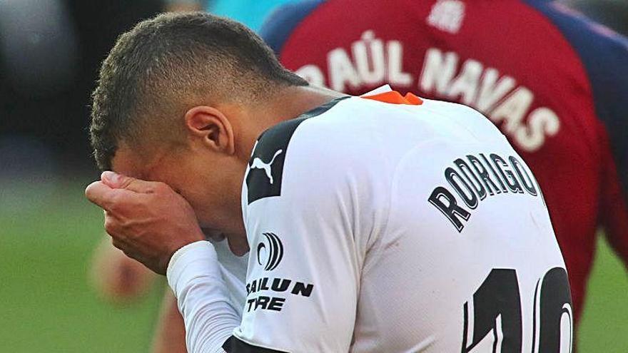 Rodrigo Moreno se harta y se burla del VAR