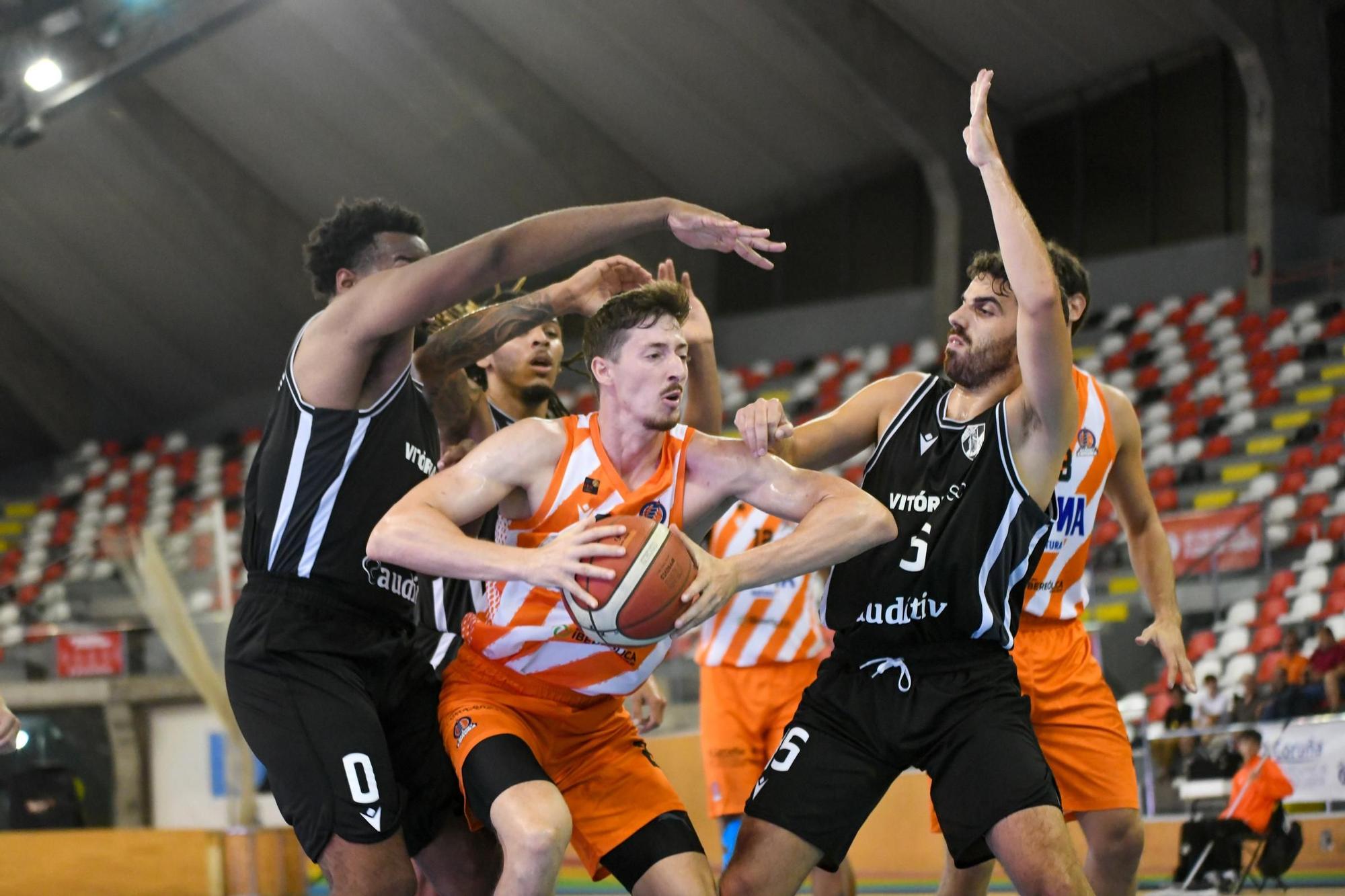 Leyma Básquet Coruña 82 - 78 Vitoria de Guimaraes