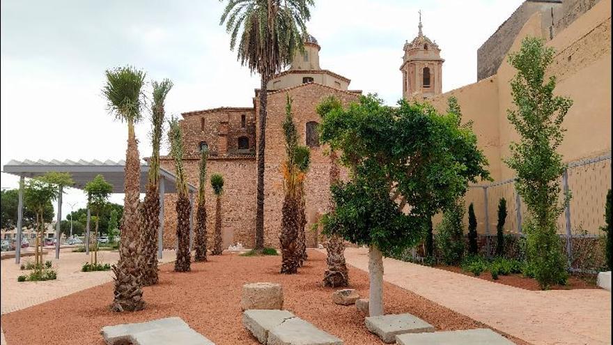 La mejora del entorno de la iglesia de Sant Blai y la puesta en valor del patrimonio local es uno de los proyectos impulsados por Burriana.