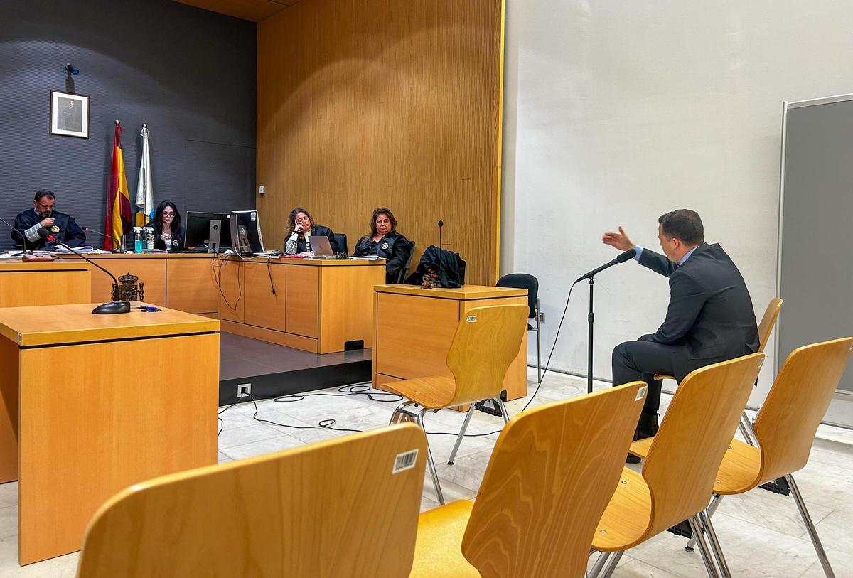 El concejal Adrián Santana declara este jueves en el juicio como testigo.