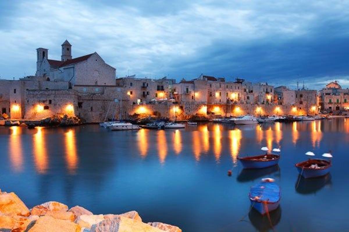 Puerto de Giovinazzo al atardecer.