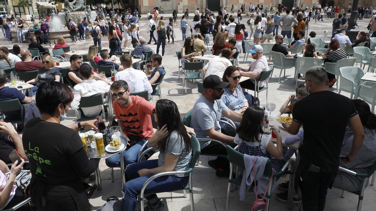 Las terrazas de València volvieron a llenarse por Semana Santa.