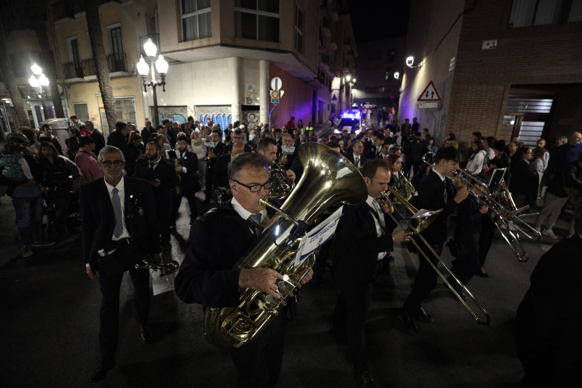 Pasión en el Viernes Santo de Alicante en la procesión del Santo Entierro