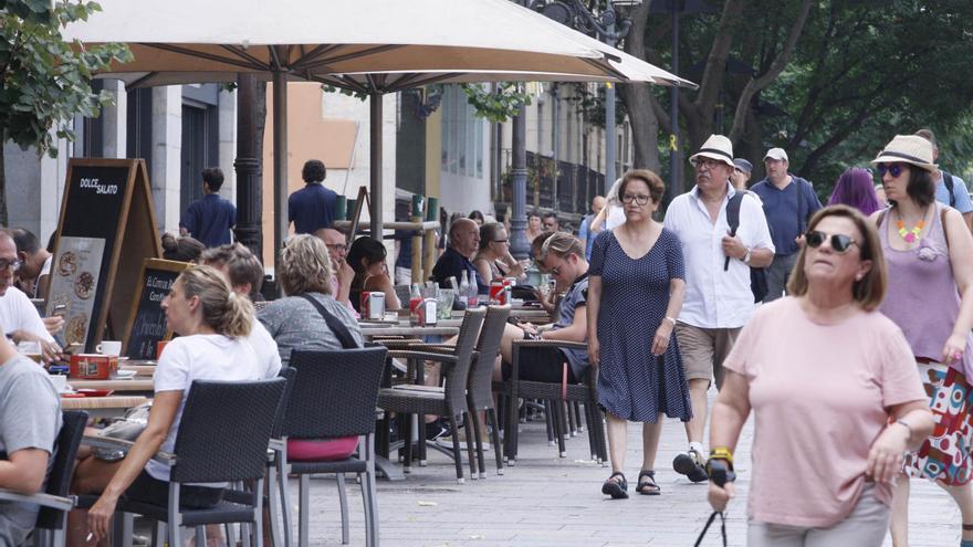 Guanyem es fa enrere i ara aprova l&#039;ordenança de terrasses