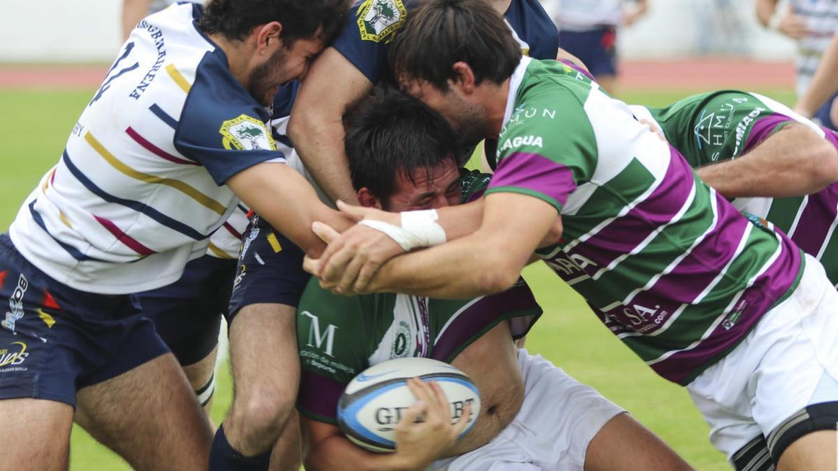 Imagen del partido entre el CDR Mairena y el Club de Rugby Málaga.