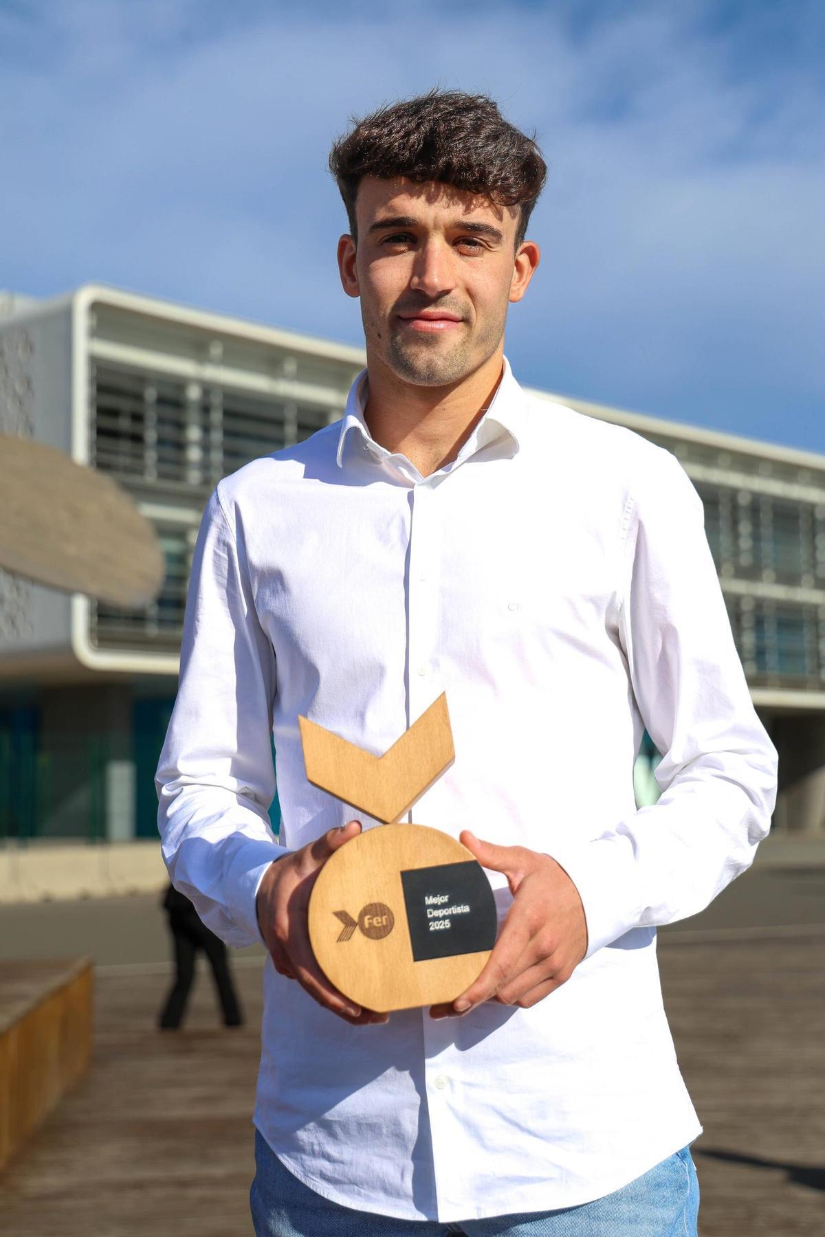 El valenciano, con el trofeo de Mejor Deportista de 2025