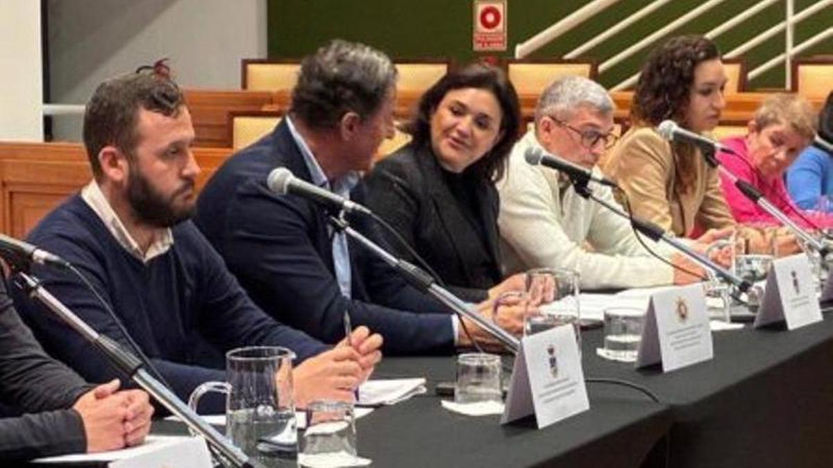 Imagen de la mesa principal.