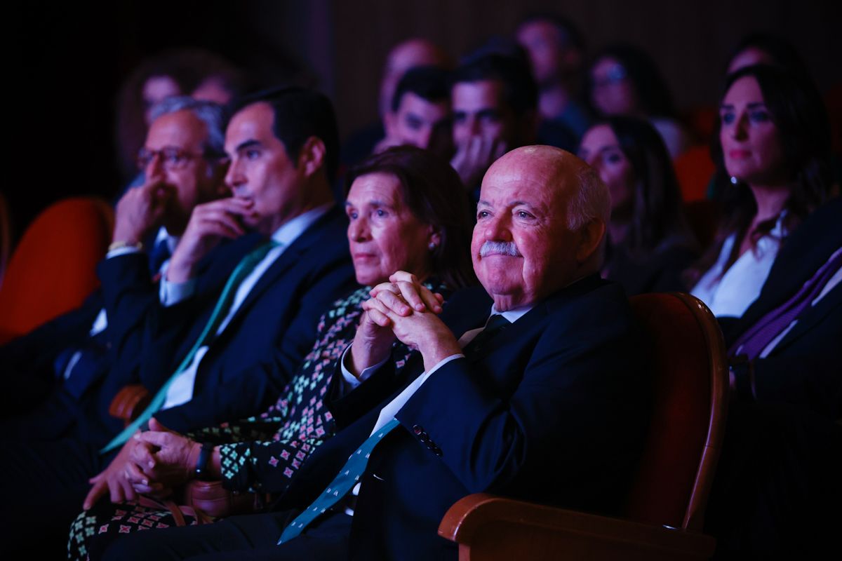 El Ayuntamiento entrega sus Medallas de la Ciudad