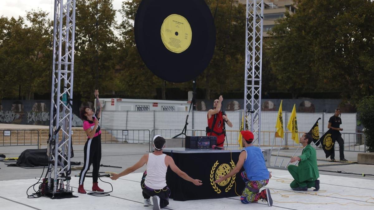 El espectáculo demostró las maravillas circenses a través de la música, el baile, impactantes acrobacias y, sobre todo, grandes dosis de humor.