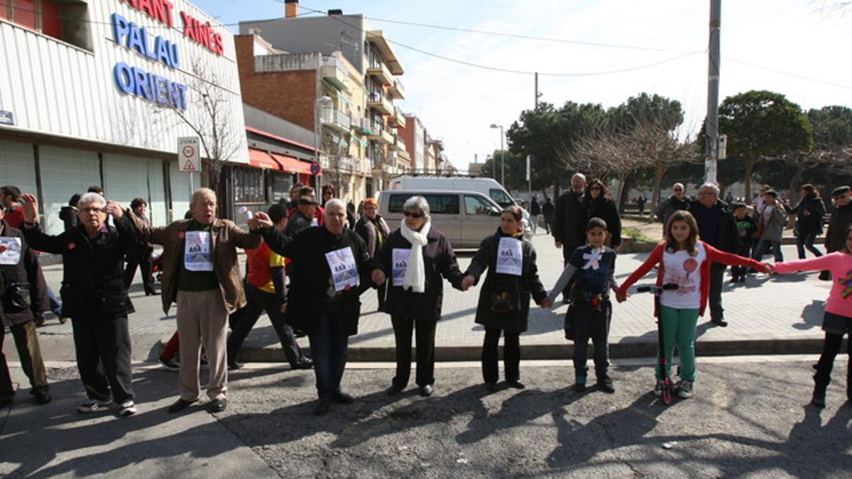 La cadena hmana, en Badalona.