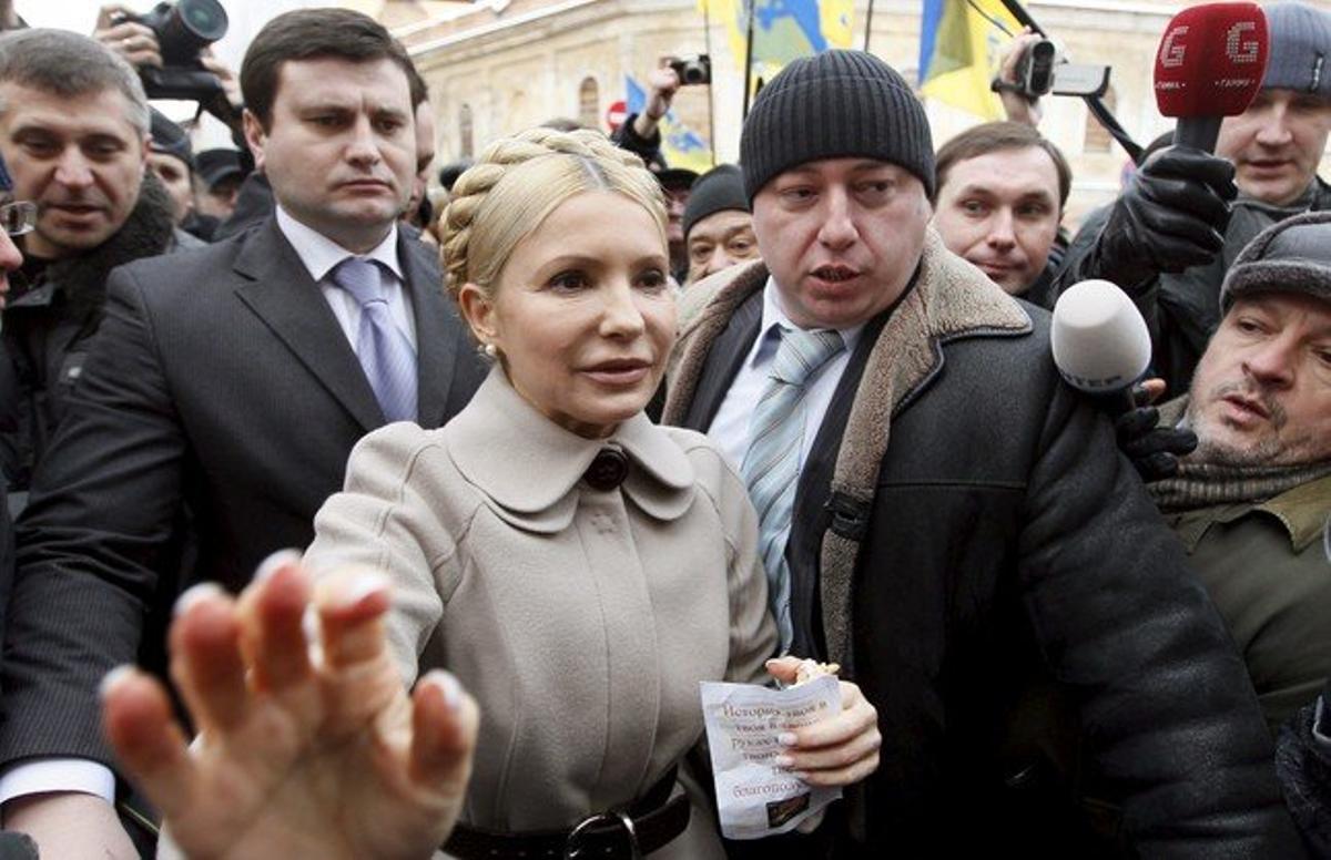 Iúlia Timoixenko és aclamada pels seus seguidors dilluns passat a Kíev.