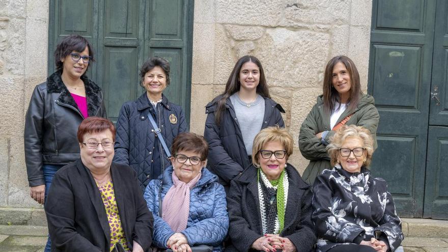 Padrón premia el trabajo y esfuerzo de ocho vecinas por el 8M